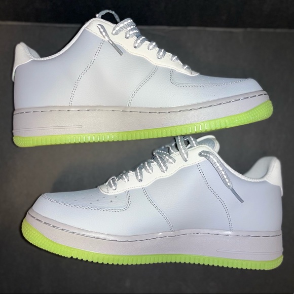 **SOLD**Nike Air Force 1 'Ghost Green' VOLT SWOOSH Wolf Grey Sneaker, Size 8.5M - Picture 8 of 9